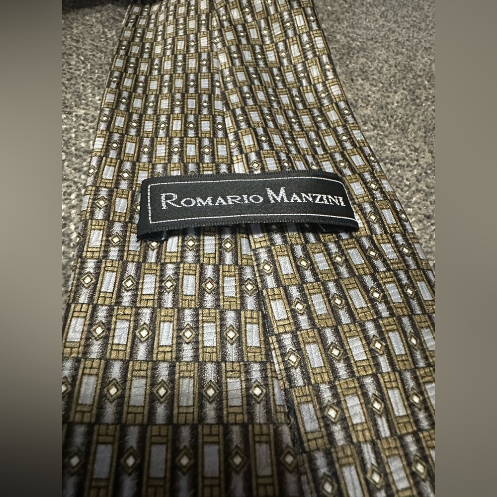 Romario Manzini Tie Used